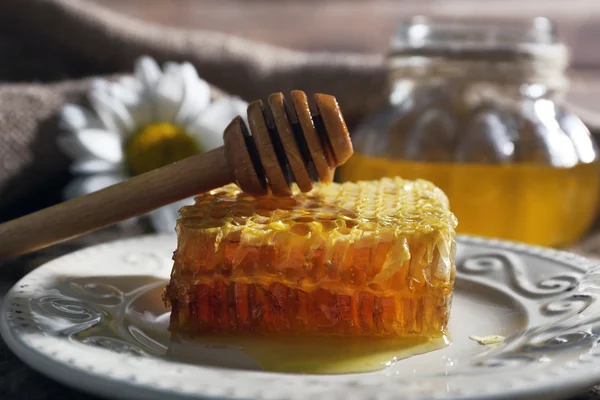 Honing producten op houten tafel — Stockfoto