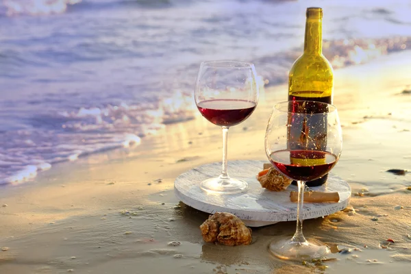 Láhev vína a sklenice — Stock fotografie
