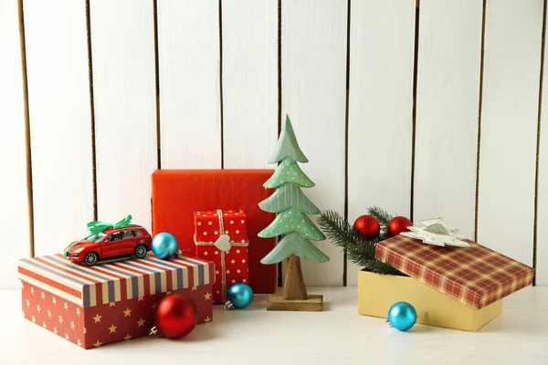 Prezenty i dekoracje świąteczne — Zdjęcie stockowe