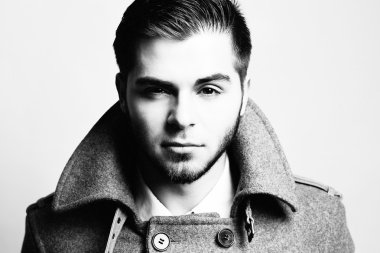 Genç bir adamın portresi.