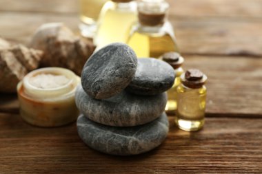 Spa taşlar ve kaplıca tedavisi yığını