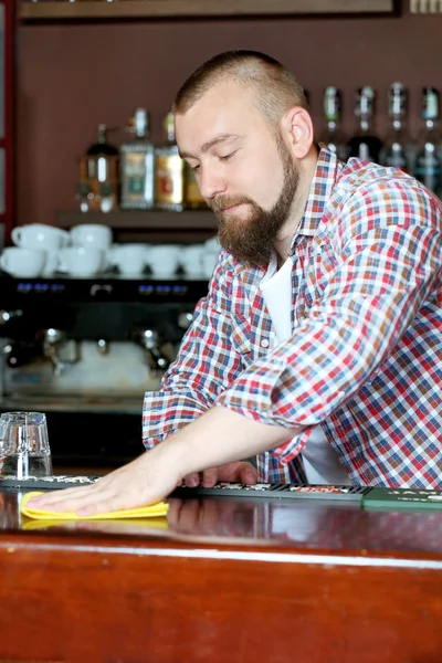 Retrato de barman bonito — Fotografia de Stock