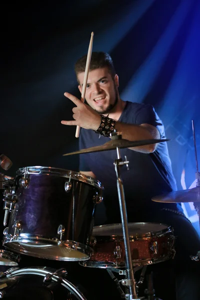 Drummer playing drums — Stock Photo, Image