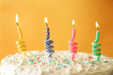 Mumlu doğum günü pastası