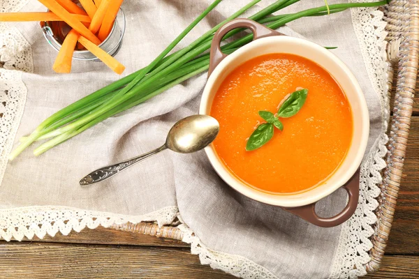 Sopa de creme de cenoura com legumes — Fotografia de Stock