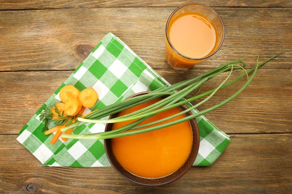 Zuppa di crema di carote con verdure — Foto Stock