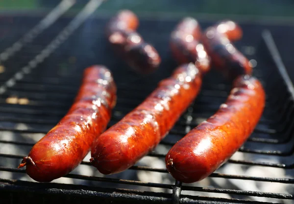 Salchichas a la parrilla primer plano — Foto de Stock