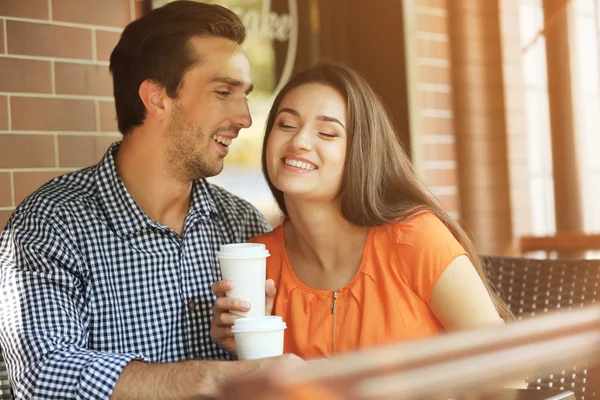 Young couple drinking coffee — Stock Photo, Image