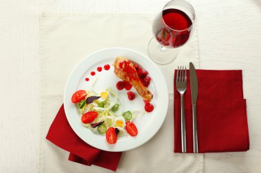 Lezzetli yemek servis