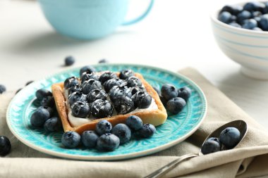 Taze yabanmersini tart