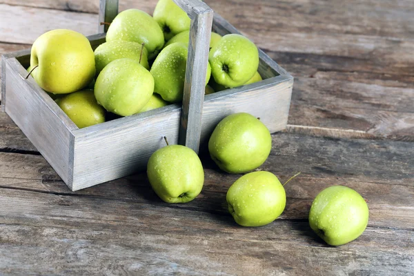 Reife grüne Äpfel — Stockfoto