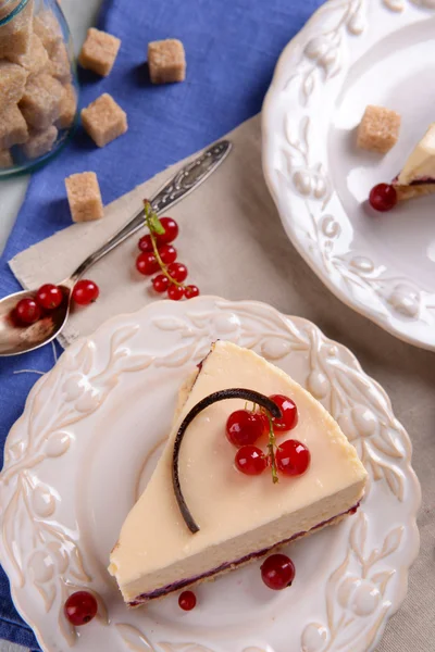 Torta di formaggio saporita con bacche — Foto Stock