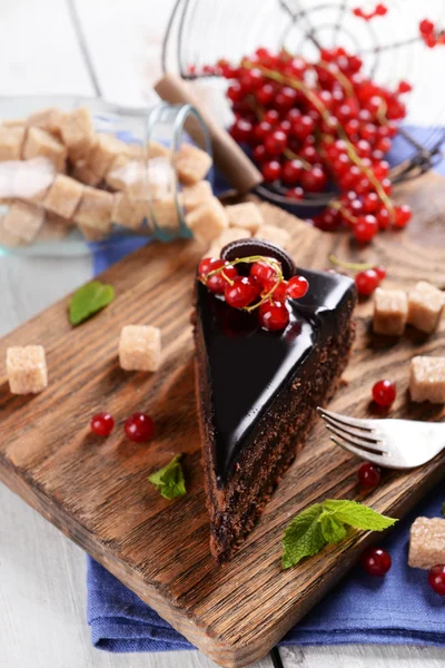 Tasty chocolate cake with berries — Stock Photo, Image