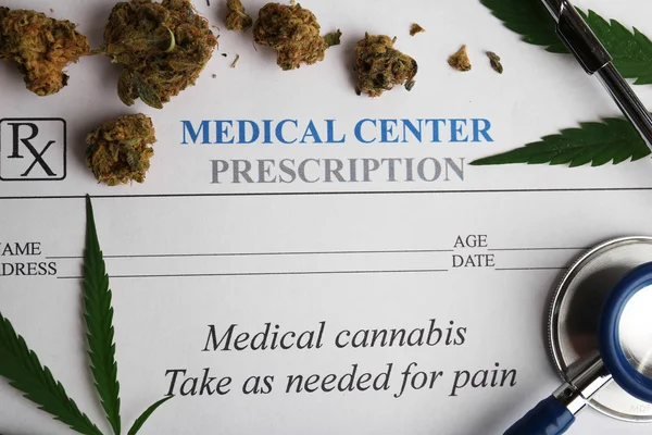 Dry medical cannabis — Stock Photo, Image