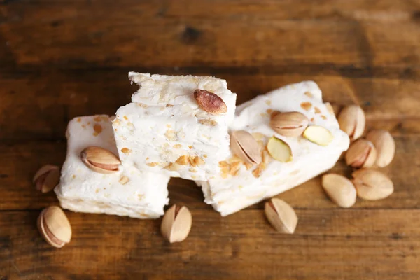 Zoete nougat met pimpernoten (pistaches) — Stockfoto