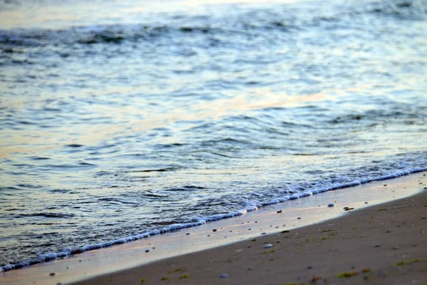 Tramonto sulla riva del mare — Foto Stock