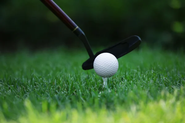 Golf balls and driver — Stock Photo, Image