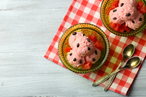 Watermelon ice cream in bowls — Stock Photo, Image