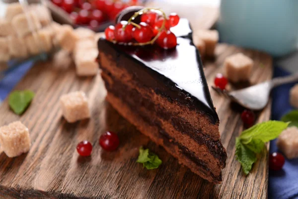 Tasty chocolate cake — Stock Photo, Image