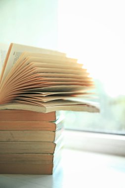 Beyaz pencere ilgili kitaplar