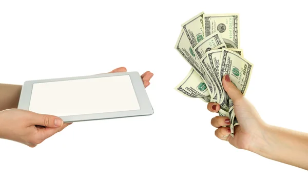 Tablet Pc en geld op handen-pandjeshuis concept — Stockfoto