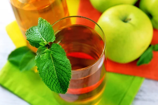 Succo di mela con frutta — Foto Stock