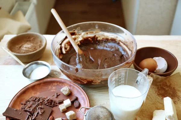 Preparación de masa para pastel de chocolate — Foto de Stock