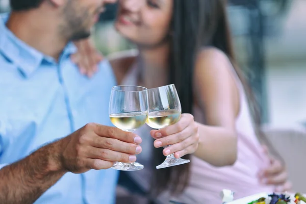 Young couple in street cafe — Stock Photo, Image