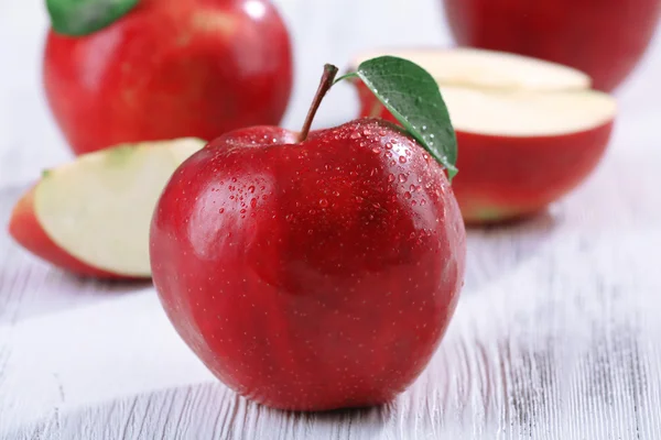 Ripe red apples — Stock Photo, Image