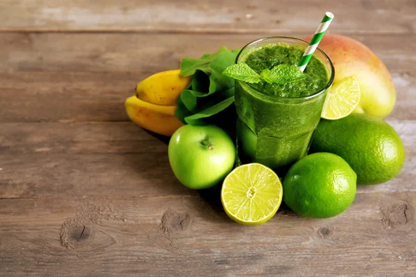 Green healthy juice — Stock Photo, Image