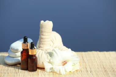 Kaplıca tedavisi deniz arka plan üzerinde güzel kompozisyon