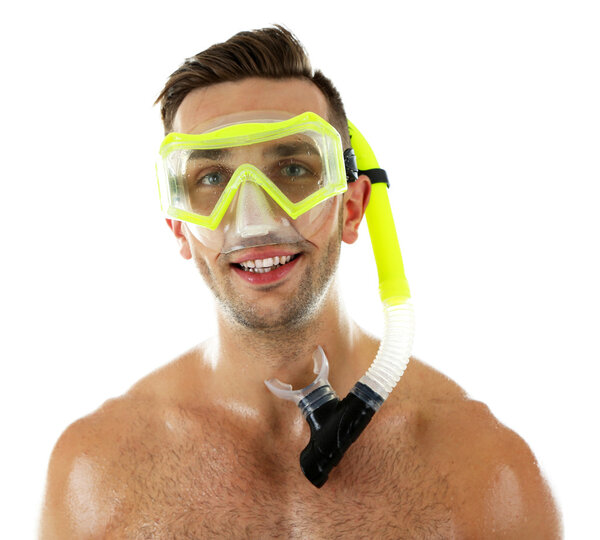 Молодой человек в плавательной маске или очках, изолированных на белом
