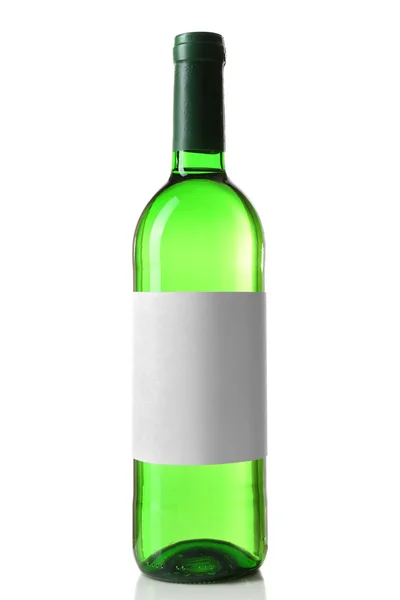 하얀 배경에 따로 놓인 와인 병 — 스톡 사진