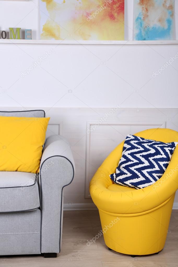 Beautiful modern living room Stock Photo by ©belchonock 85928720