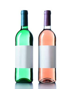 iki şarap şişeleri