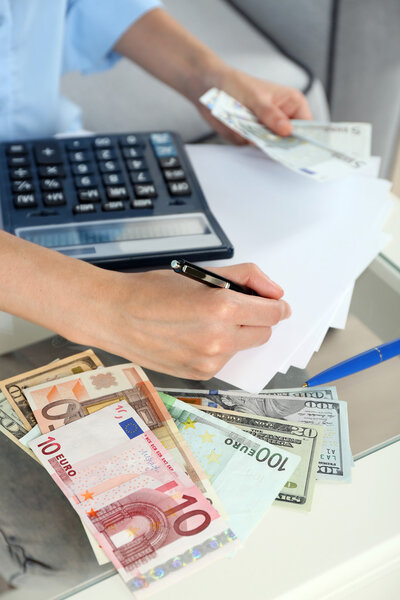 Analyzing finance report with calculator