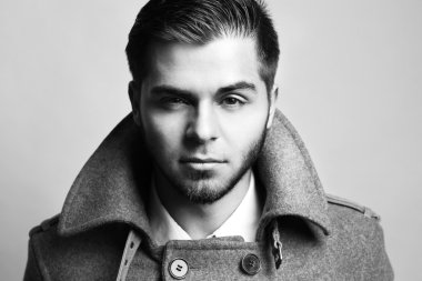 yakışıklı delikanlı