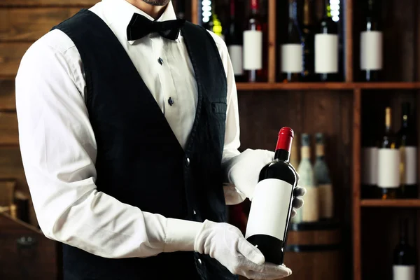 Bartender working on bar background — Stock Photo, Image