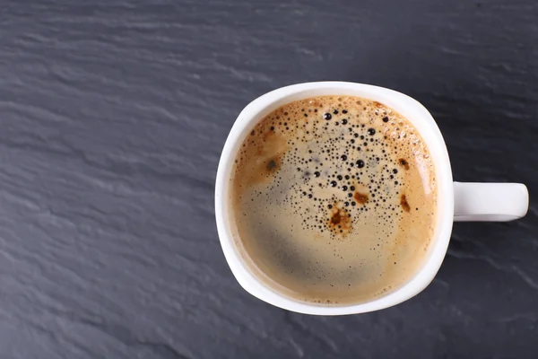 Secangkir kopi di atas meja tutup — Stok Foto