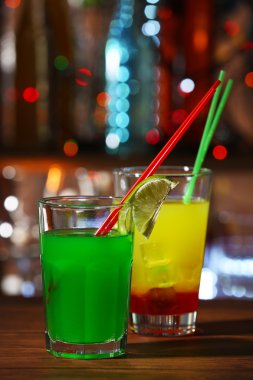 Kadeh kokteyl Çubuğu'nda sayaç