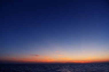 yaz sahilde günbatımı