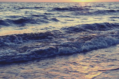 yaz sahilde günbatımı