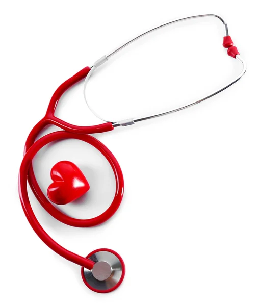 Красный стетоскоп с сердцем изолированным на белом — стоковое фото