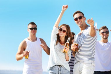 Bira Riverside'da gençlerle