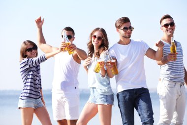 Bira Riverside'da gençlerle