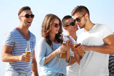 Bira Riverside'da gençlerle