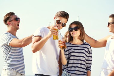 Bira Riverside'da gençlerle