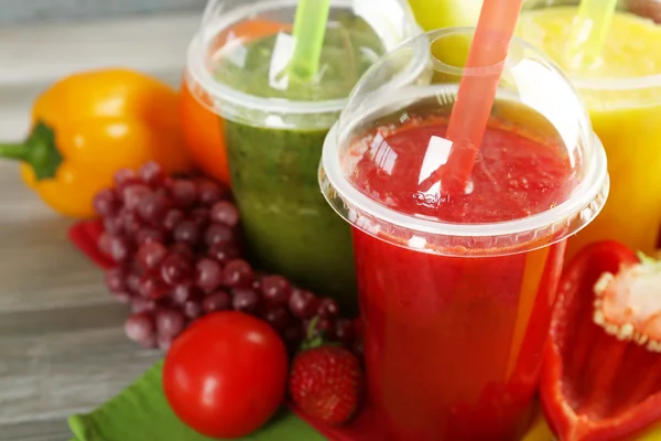 Färsk juice blanda frukt, hälsodrinkar — Stockfoto