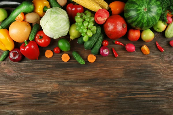 Un mucchio di frutta e verdura — Foto Stock