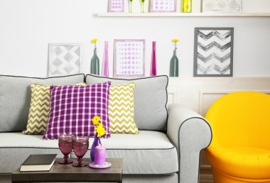 Modern oturma odası.